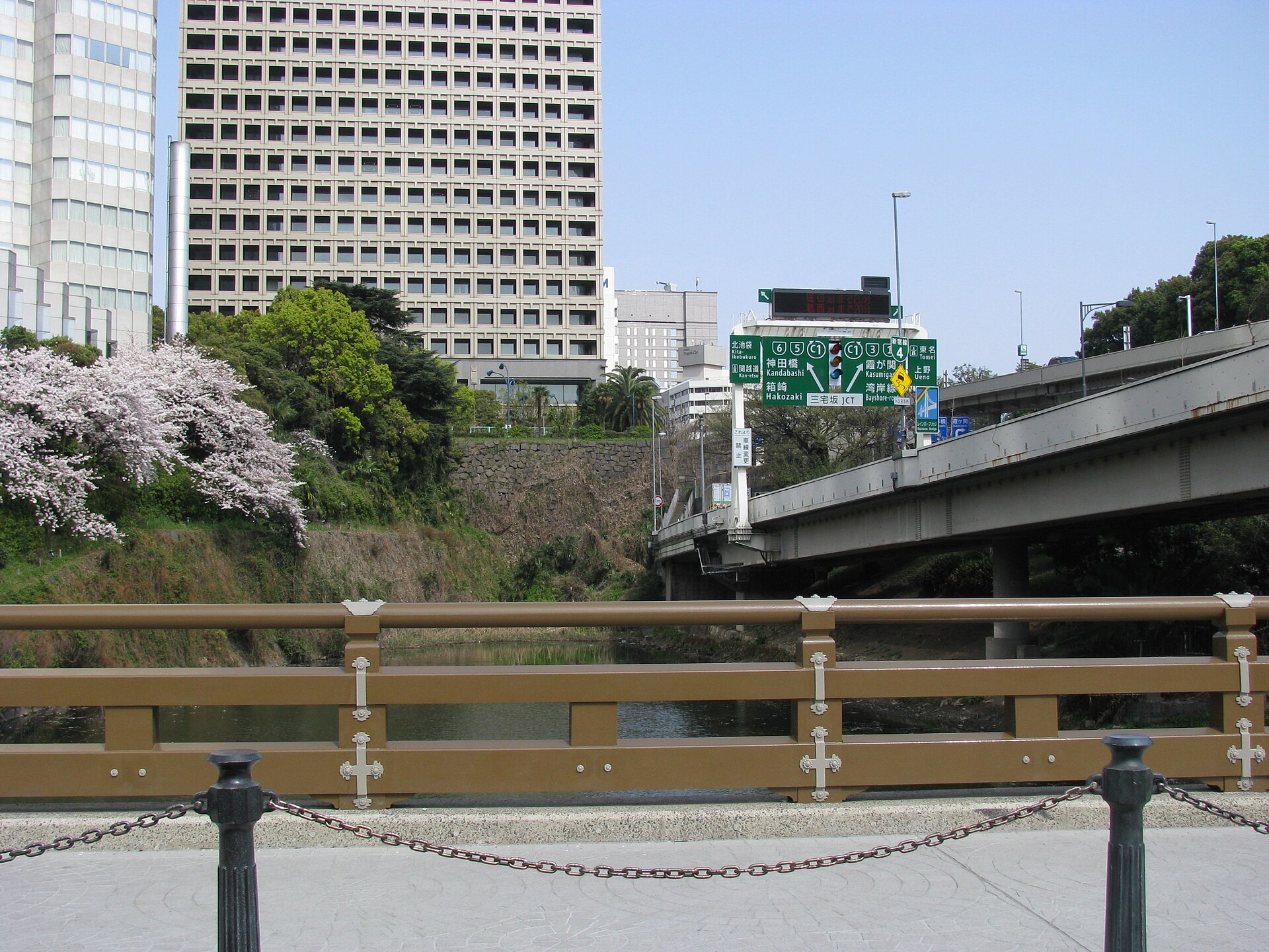 Stone remains of Akasaka-mitsuke beside Benkei-bori, part of Edo Castle's outer defensive system