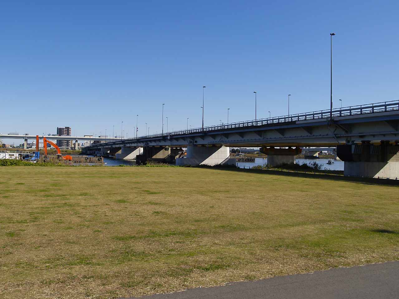 Komatsugawa Ohashi Bridge carrying National Route 14 across the Arakawa Floodway in Tokyo