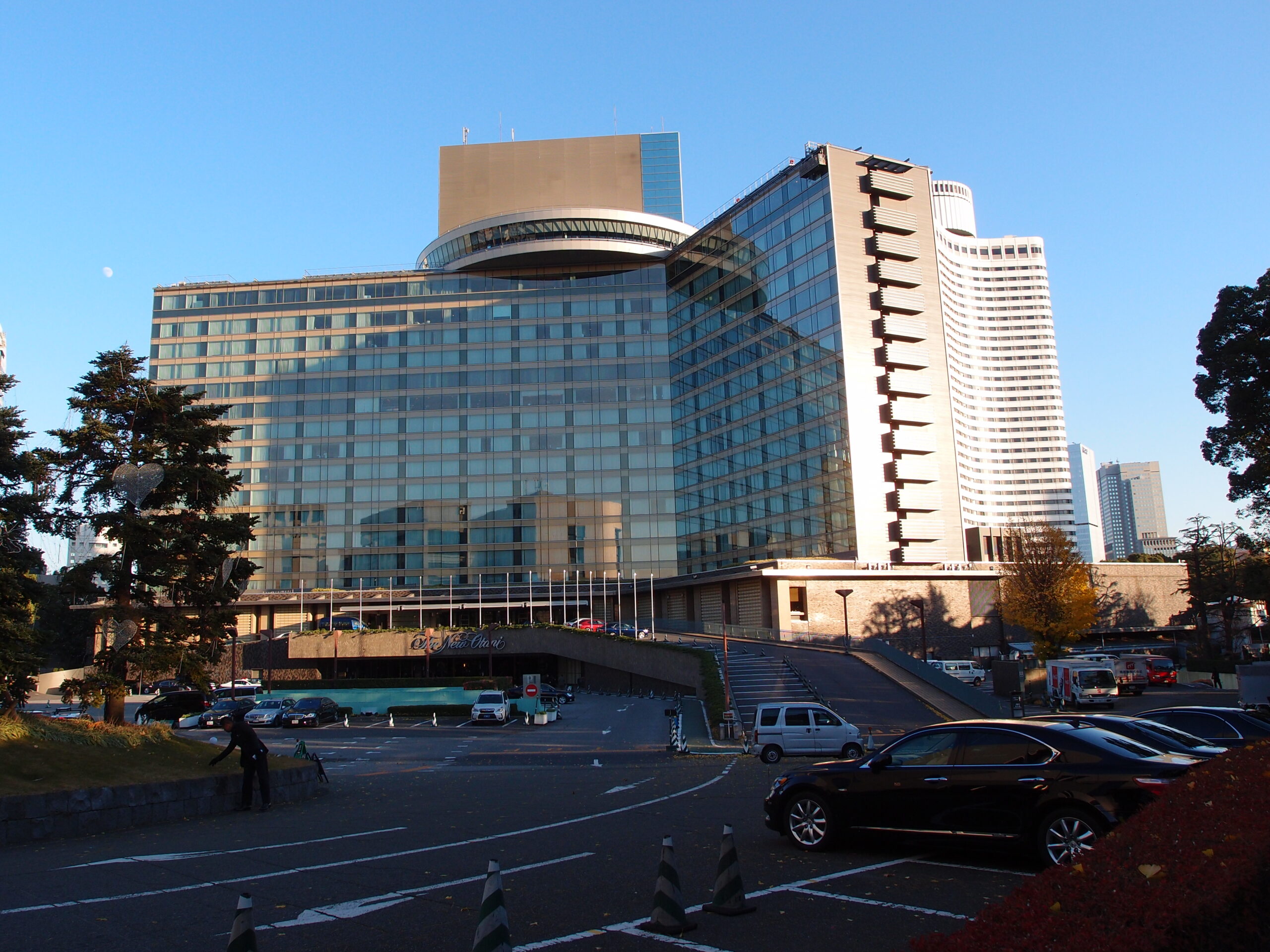 Hotel New Otani tower and grounds in Akasaka