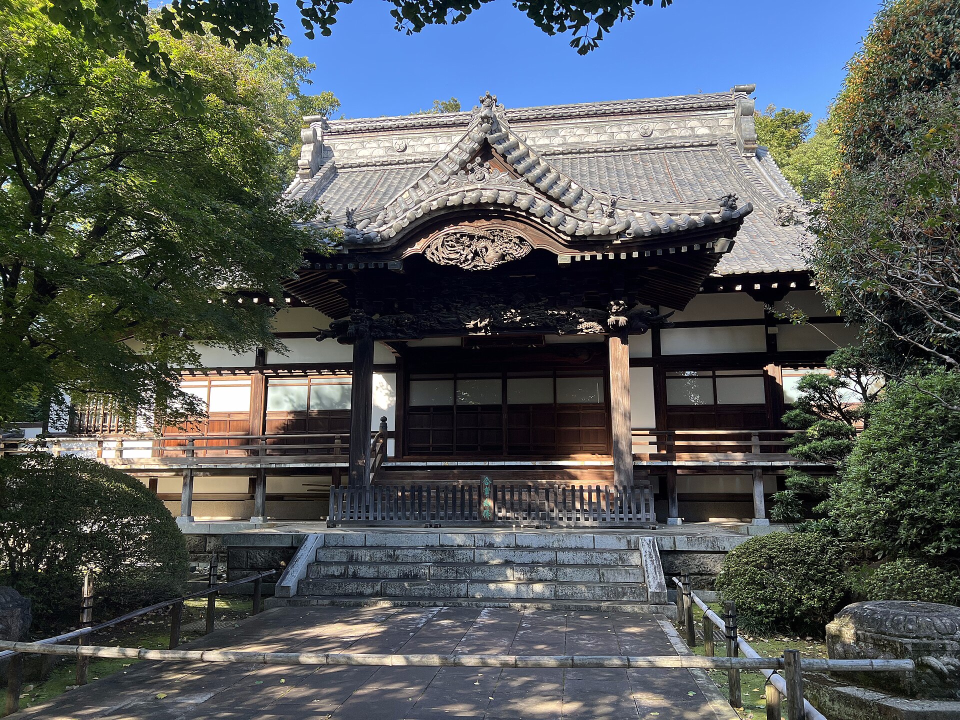 The main hall of Koen-ji temple in Suginami, the temple associated with the Koenji place name