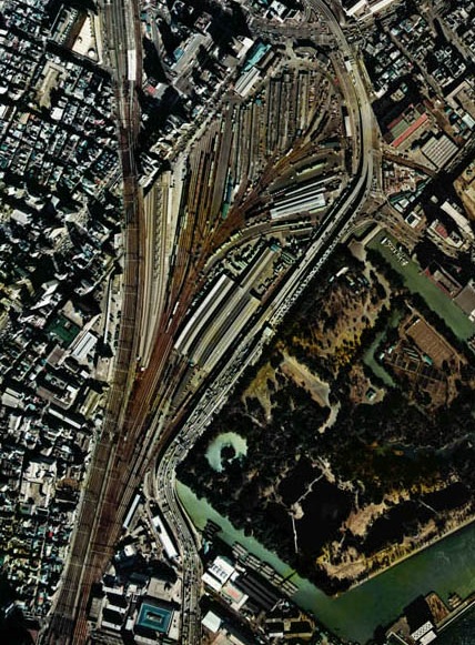 1974 aerial photograph of Shiodome Freight Terminal beside Hama-rikyu Gardens