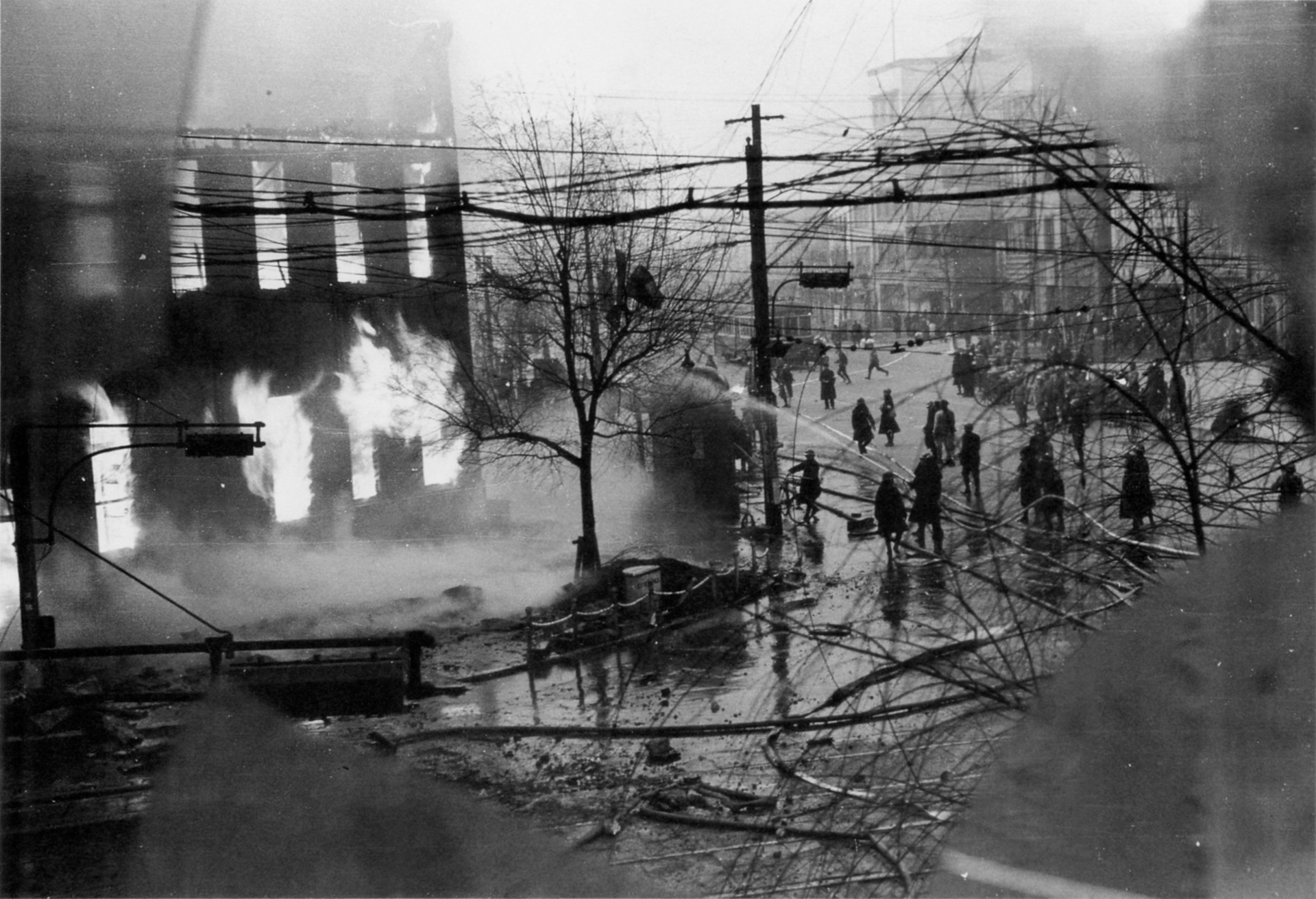 Fire burning near Ginza 4-chome during a Tokyo air raid on January 27, 1945