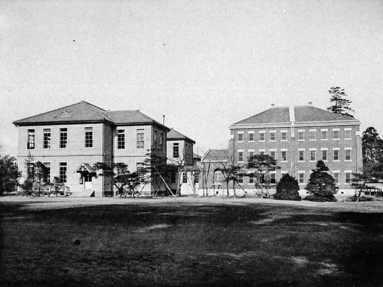 Former Waseda University Library in 1909