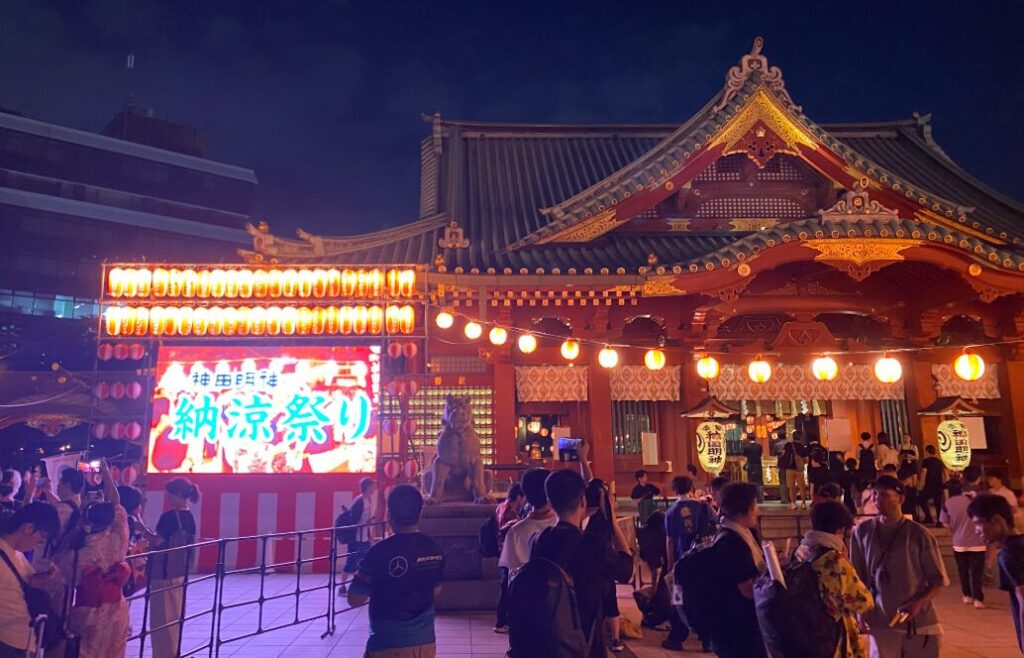 神田明神納涼祭り終了後の社殿と会場