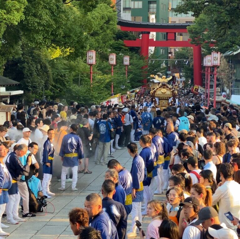 深川八幡祭り2026の見どころ・日程・混雑|2025年の神輿渡御を現地写真でレポート