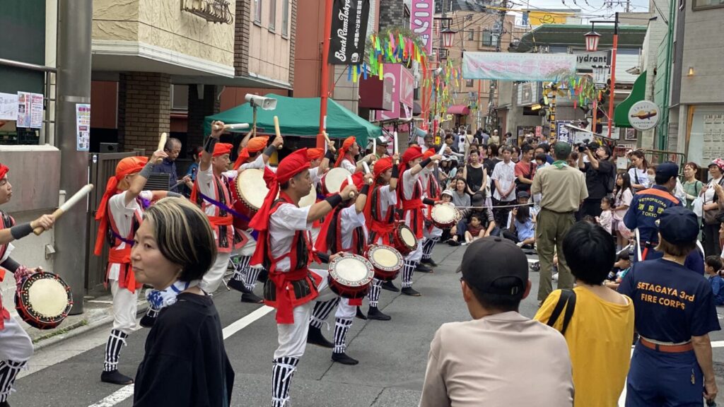 若林駅前の祭りで披露された沖縄エイサー