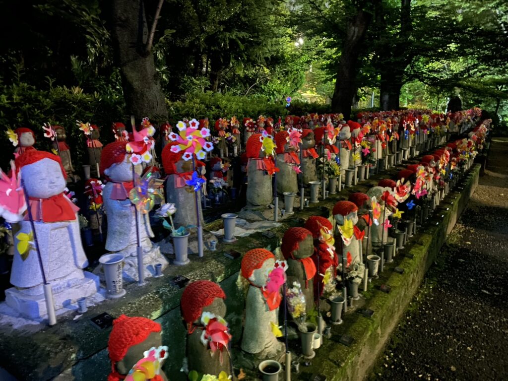 増上寺境内の千躰子育地蔵菩薩