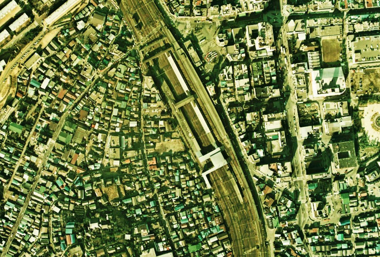 1974年の赤羽駅と周辺市街地の空中写真