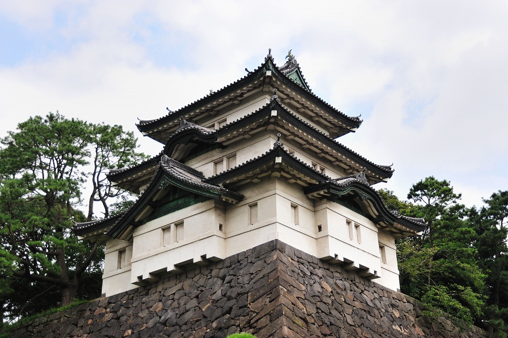江戸城本丸跡に現存する三重櫓の富士見櫓