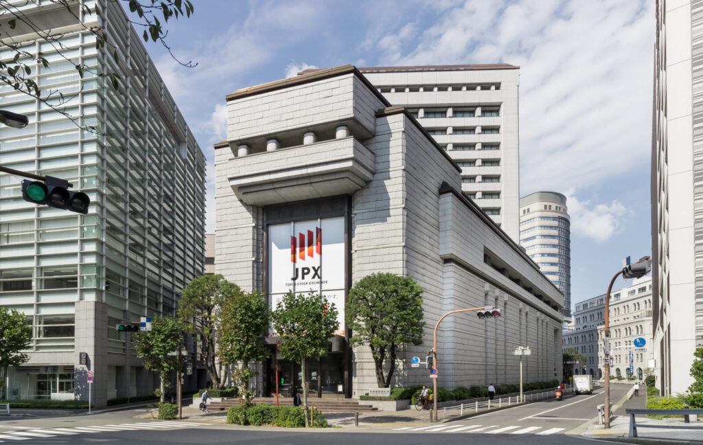 Exterior of the Tokyo Stock Exchange building completed in 1988