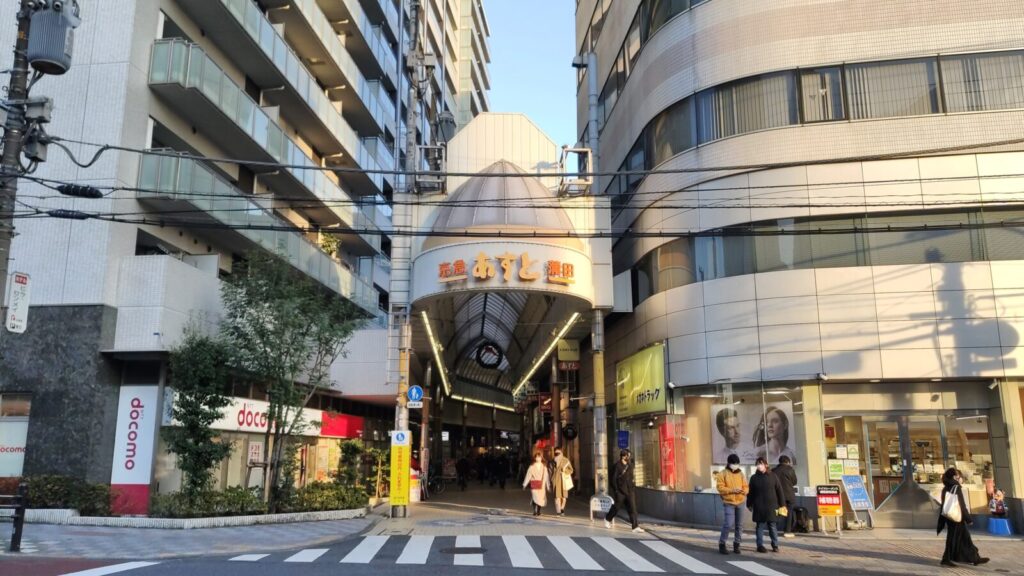 2022年の京急蒲田商店街あすとのアーケード