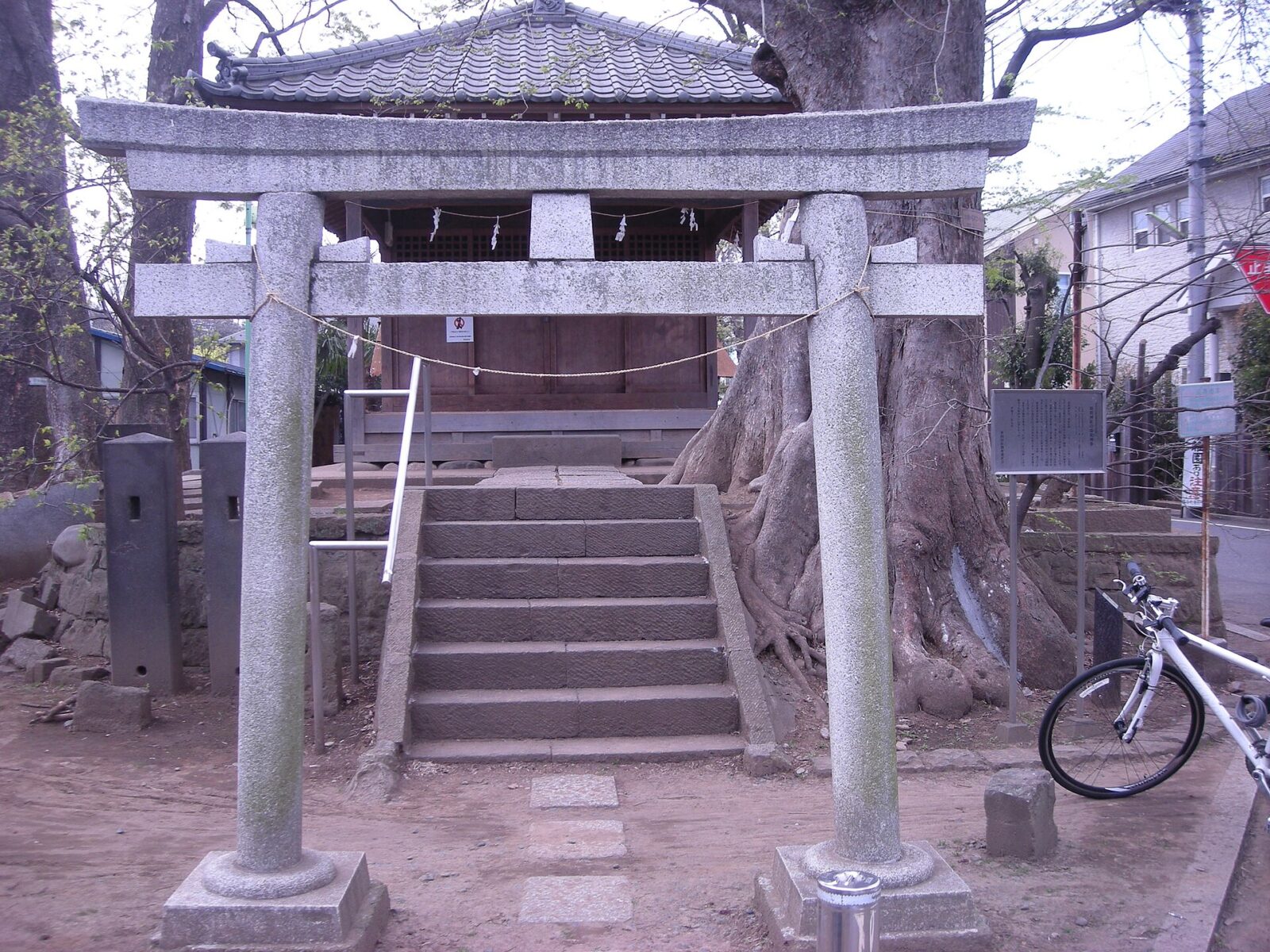 世田谷区喜多見の須賀神社社殿