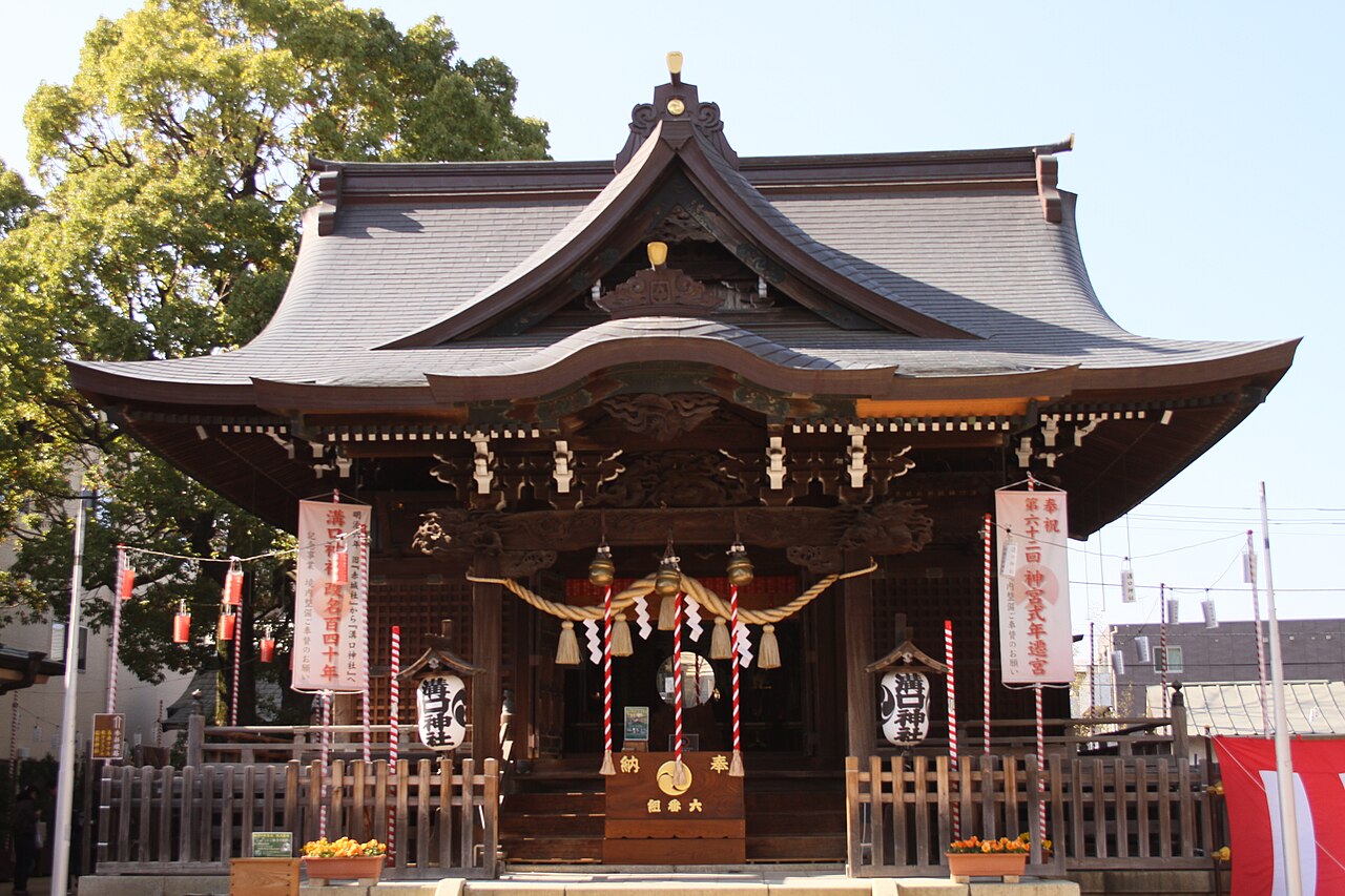 川崎市高津区溝口にある溝口神社の拝殿