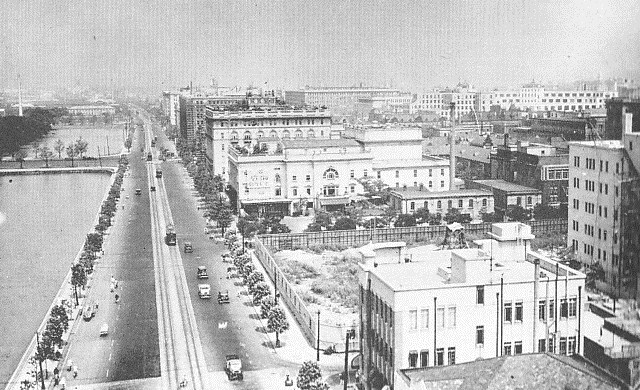 1933年に撮影された東京・丸の内の企業街の眺望