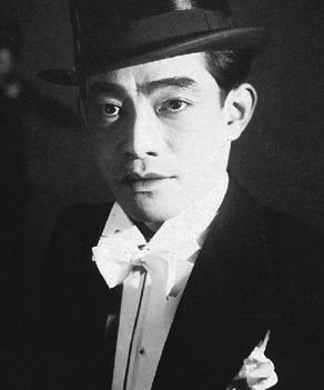 浅草の舞台と映画で活躍した喜劇人・榎本健一の肖像