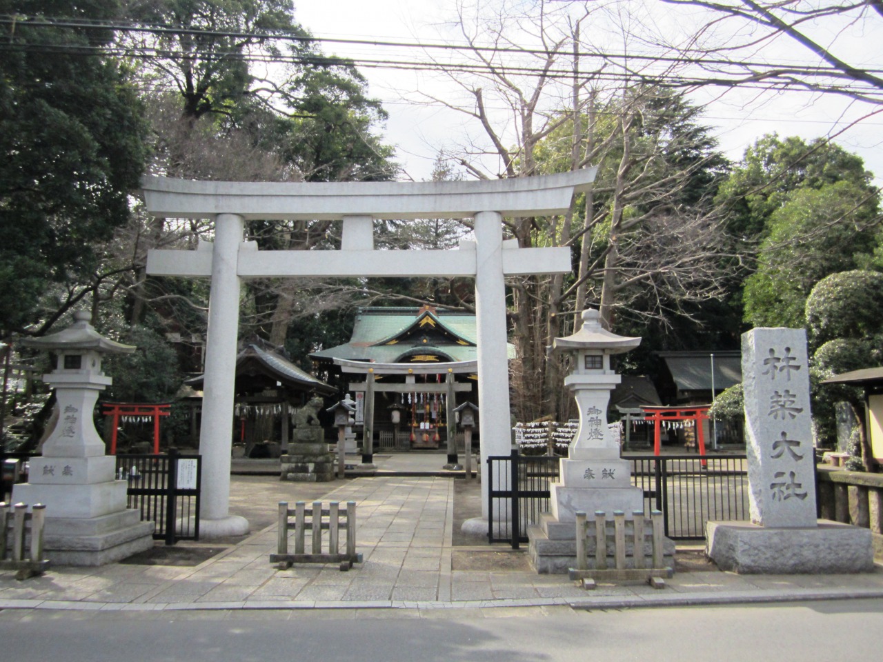 武蔵野市境南町にある杵築大社の社殿と境内