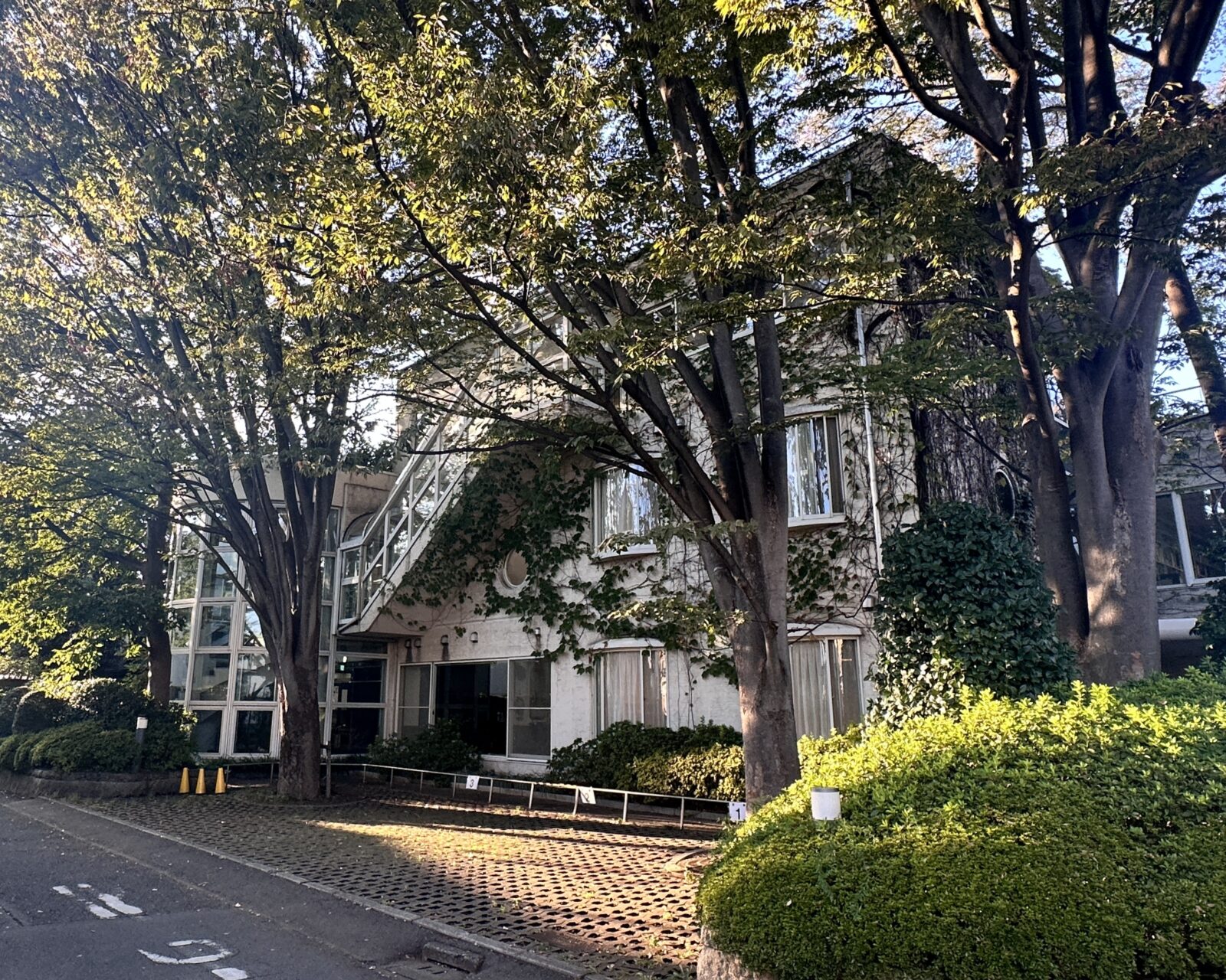 東京都小金井市にあるスタジオジブリ第2スタジオの外観
