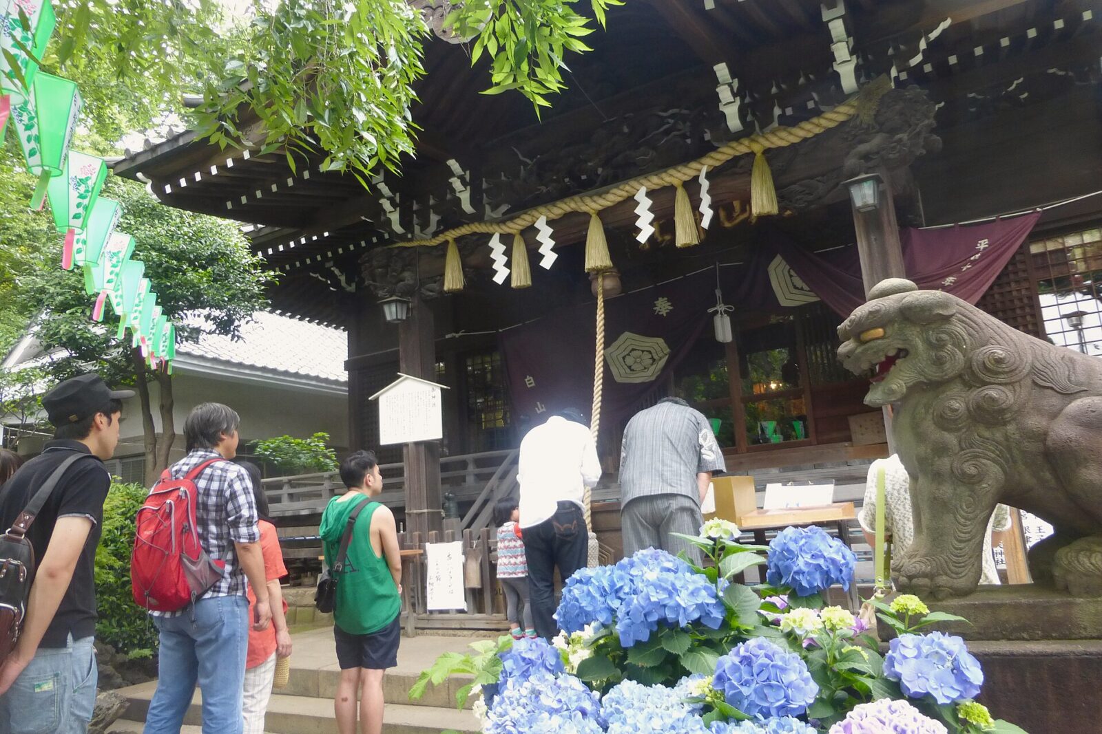 文京区白山にある白山神社の拝殿