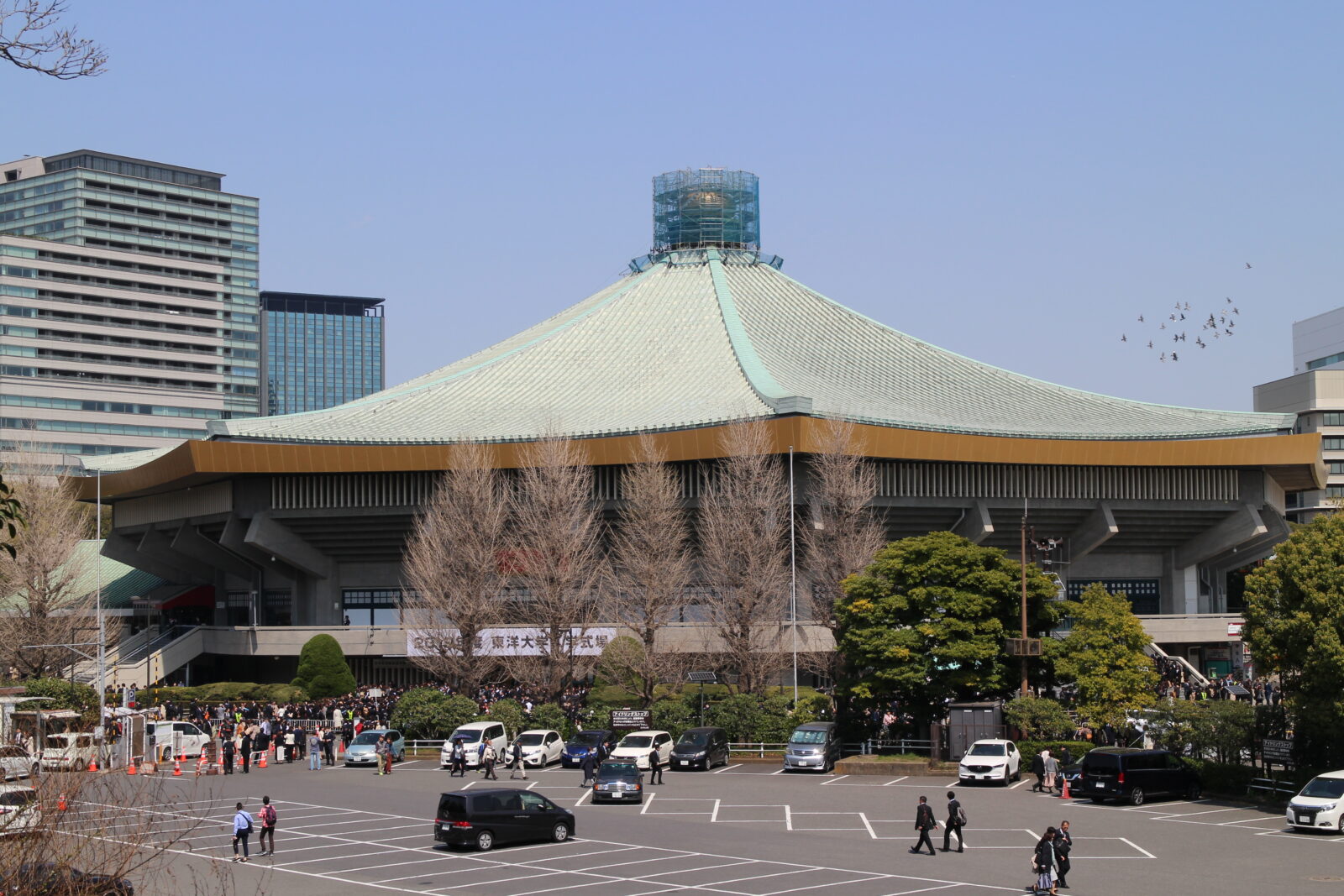 1966年にビートルズが日本公演を行った日本武道館の外観