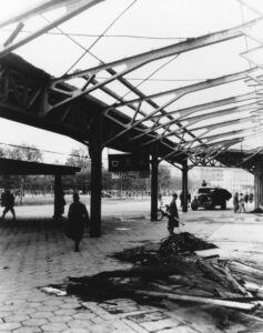 1945年10月、占領初期の東京の街角