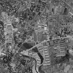 入居開始後の大蔵住宅と国分寺崖線周辺を写した1961年から1969年の空中写真