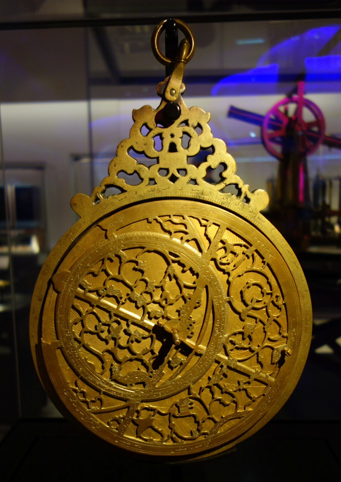 1666年にラホールで製作された真鍮製アストロラーベ