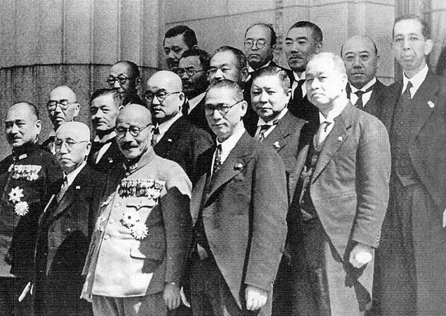 1941年10月18日に発足した第1次東条内閣の閣僚記念写真