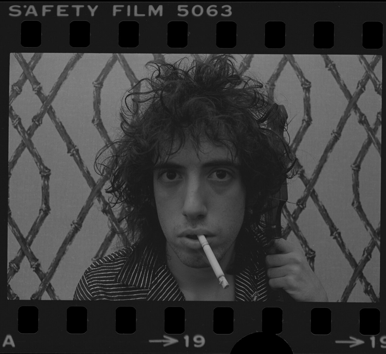 1978年に撮影されたザ・クラッシュのギタリスト、ミック・ジョーンズ