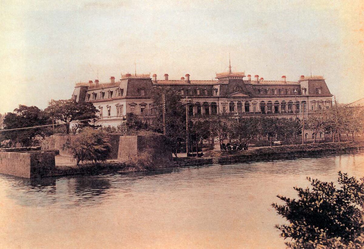 1890年に開業した初代帝国ホテルの外観