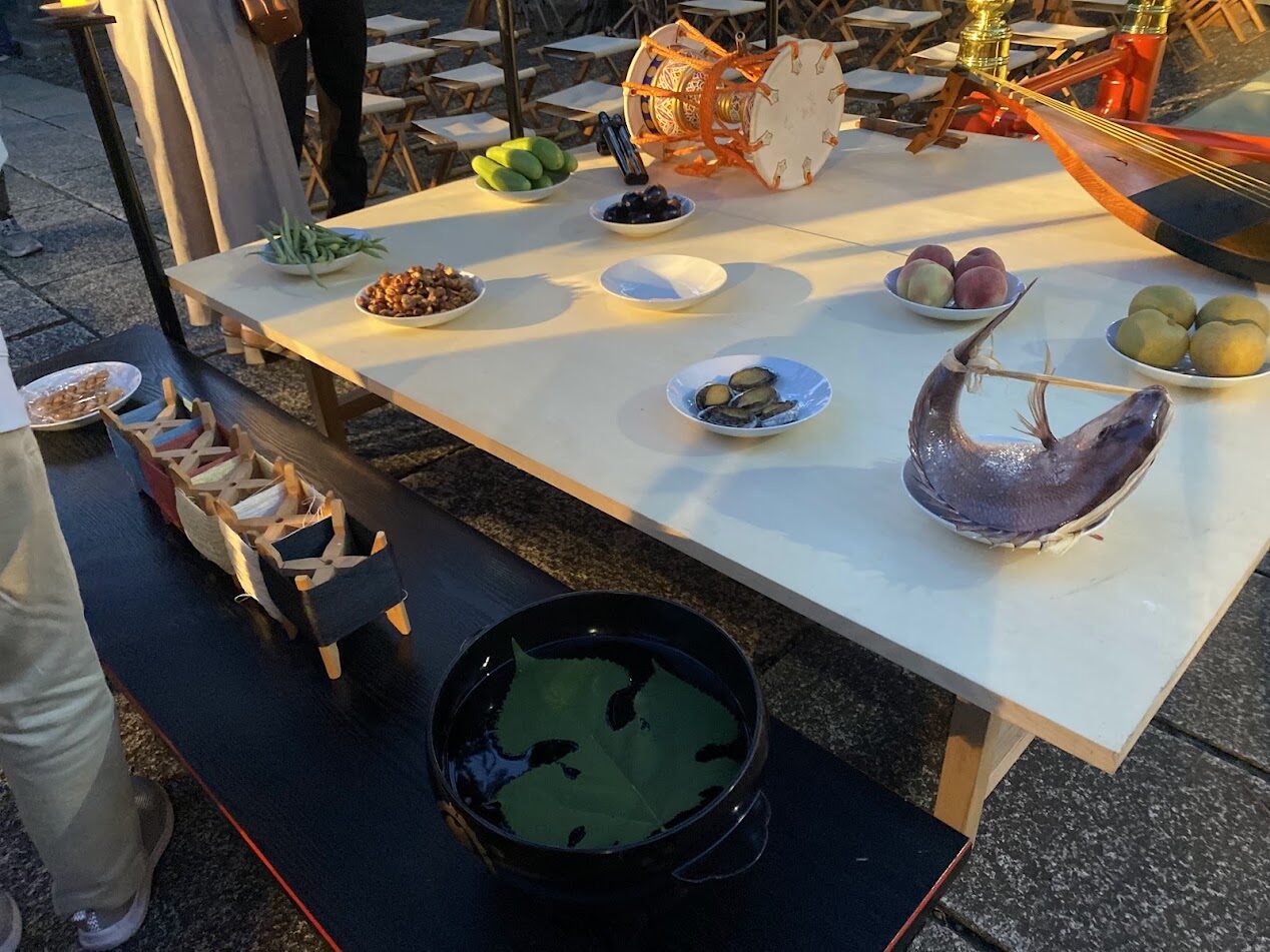 乞巧奠のお供え物に並ぶアワビと鯛