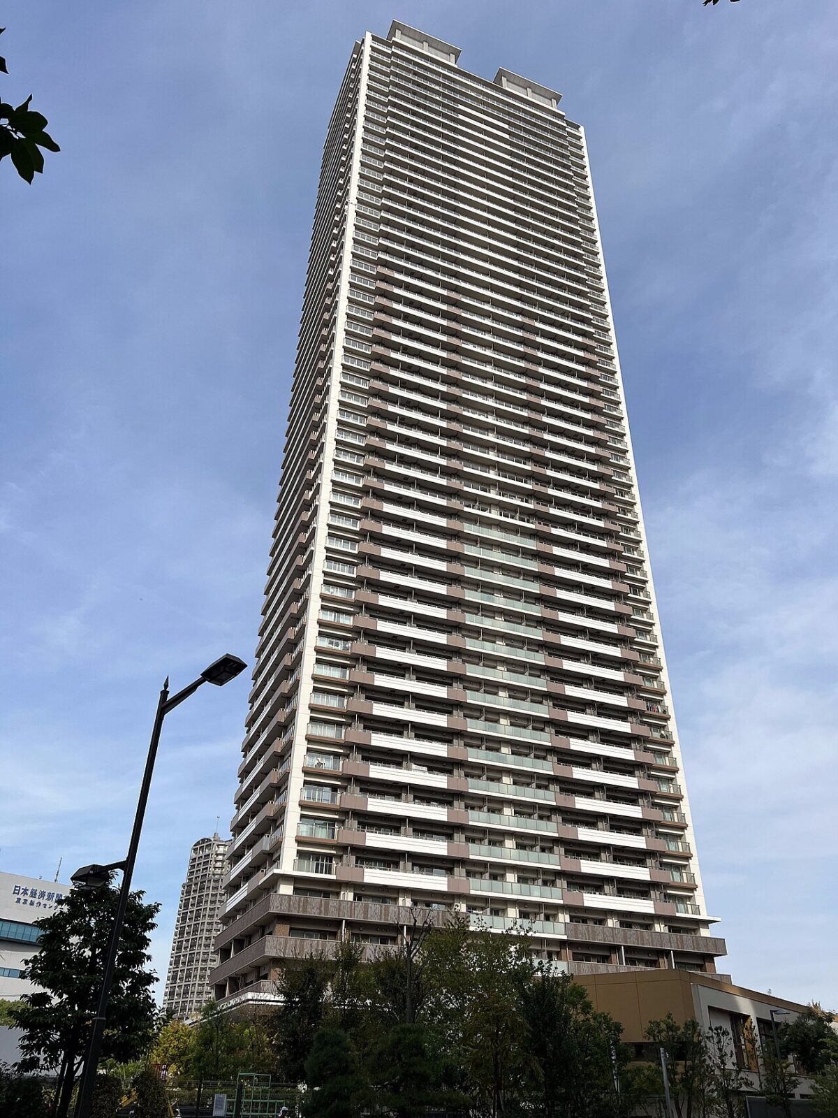 東雲キャナルコートに建つプラウドタワー東雲キャナルコート
