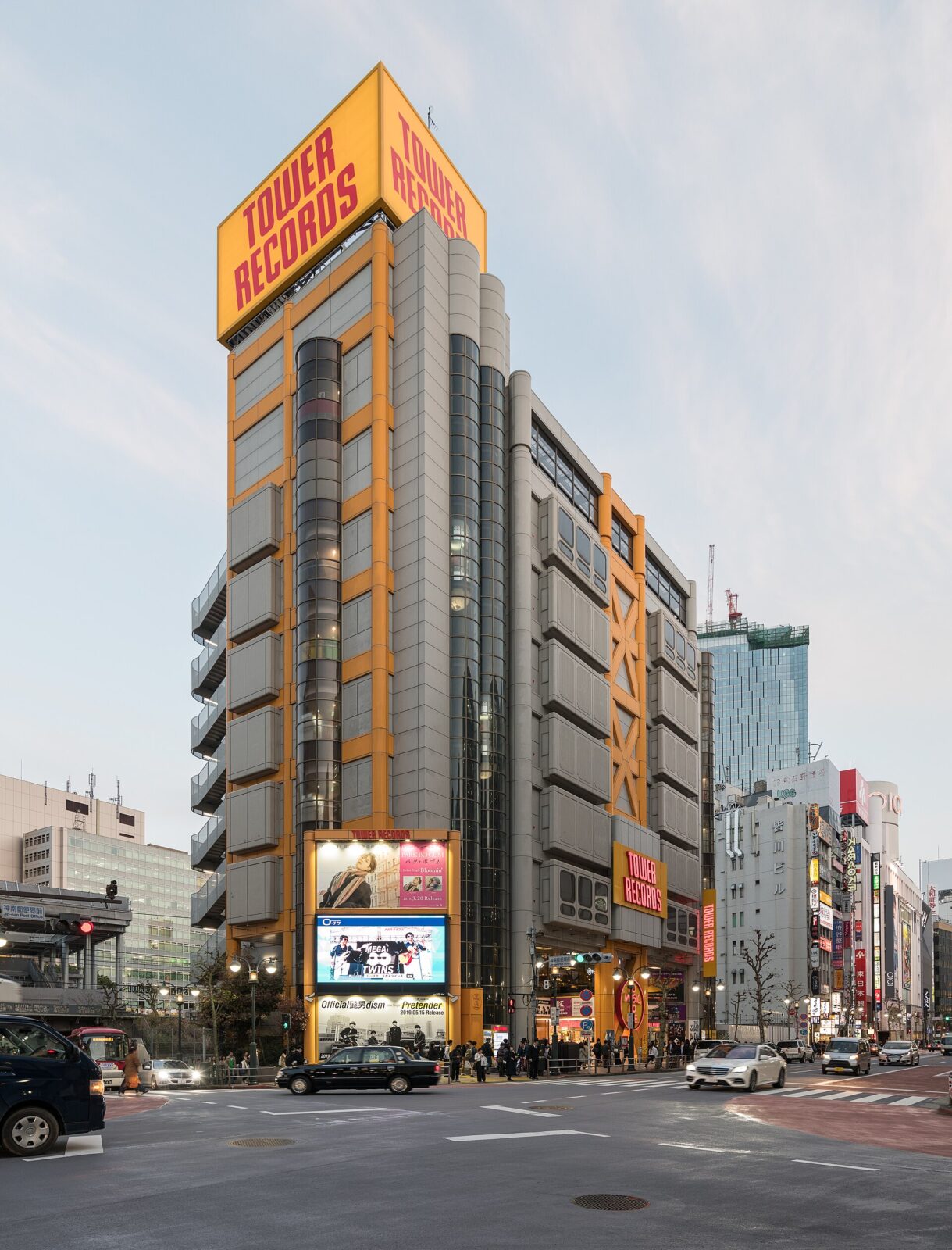 渋谷区神南に建つタワーレコード渋谷店の外観