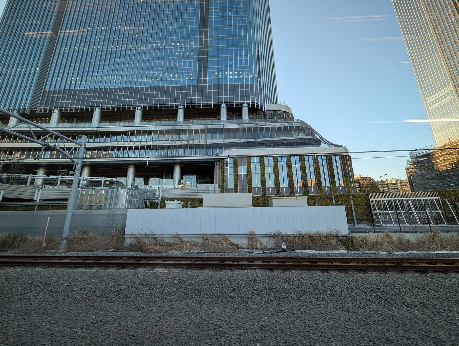 2025年2月、高輪ゲートウェイシティの建設中の街並み