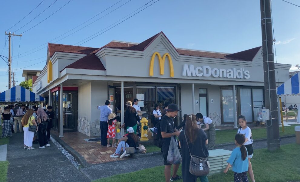 米軍基地内にあるマクドナルド店舗