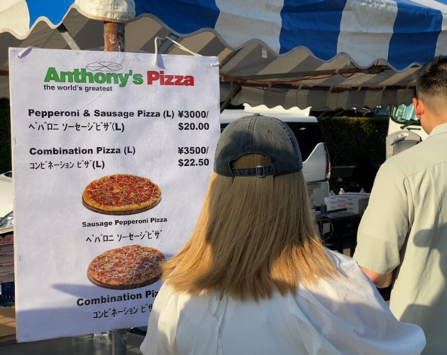 基地イベントで人気のアンソニーズピザ販売ブース