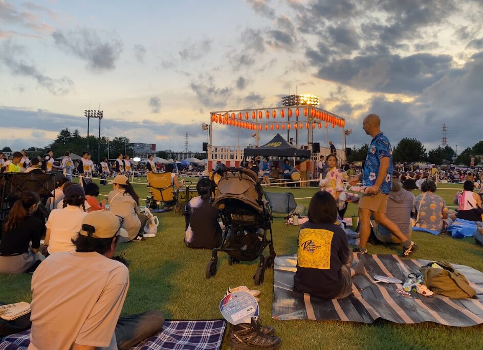 米軍基地の盆踊り会場とやぐら