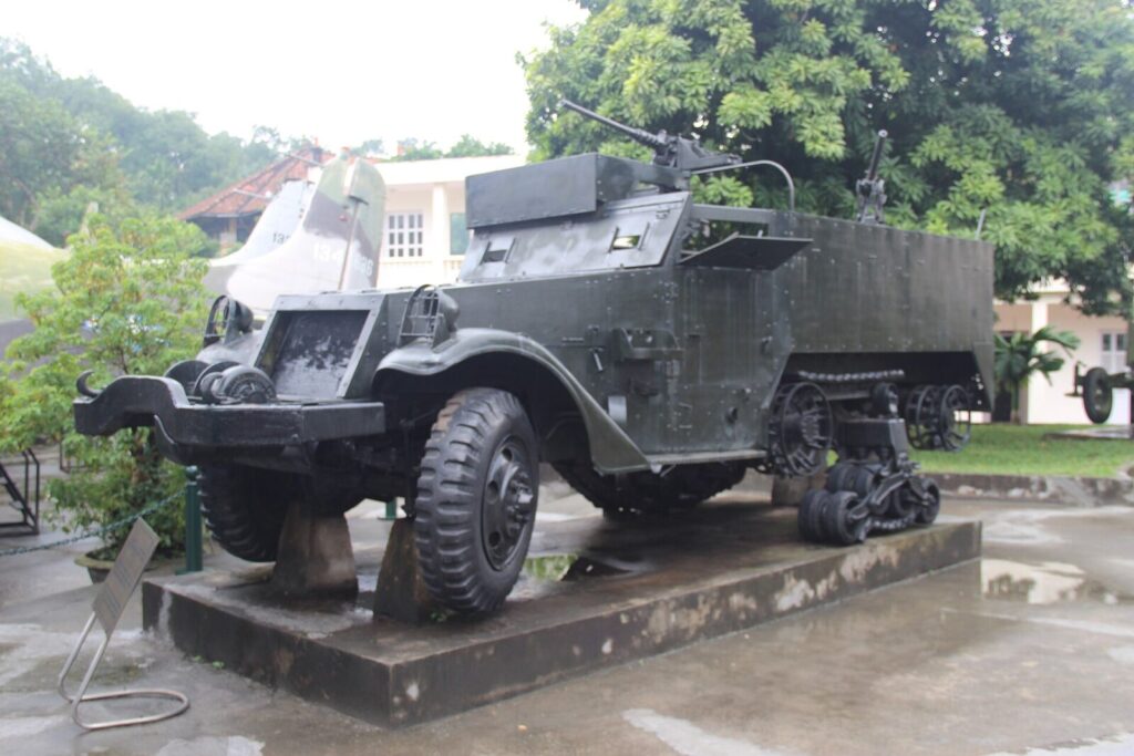 ベトナム軍事歴史博物館に展示されたディエンビエンフー関連のフランス軍ハーフトラック