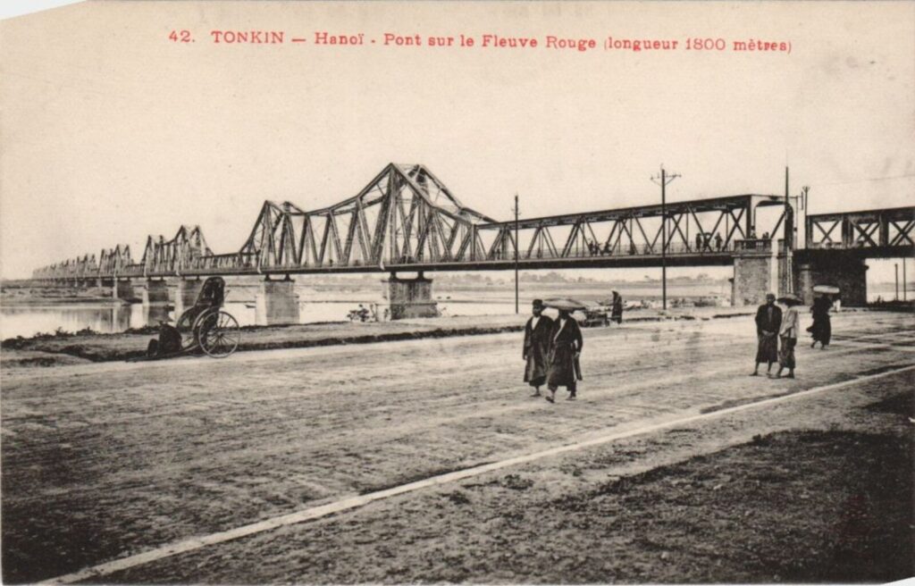 完成直後のポール・ドゥメール橋