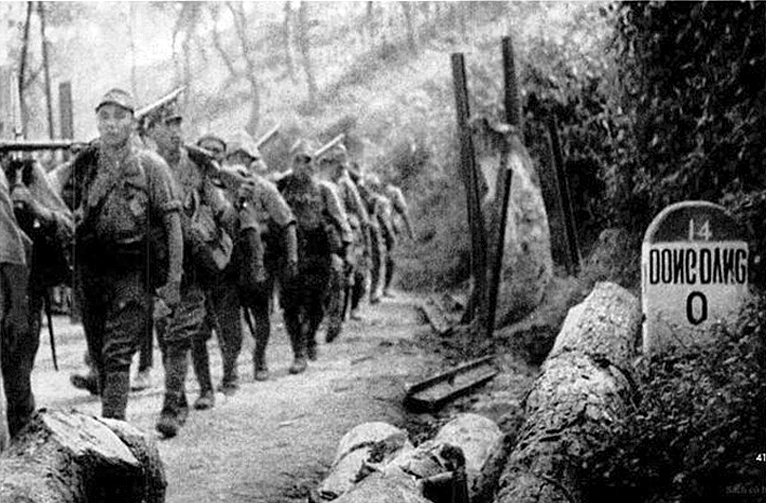 1940年、ドンダンへ進入する日本陸軍第5師団の兵士