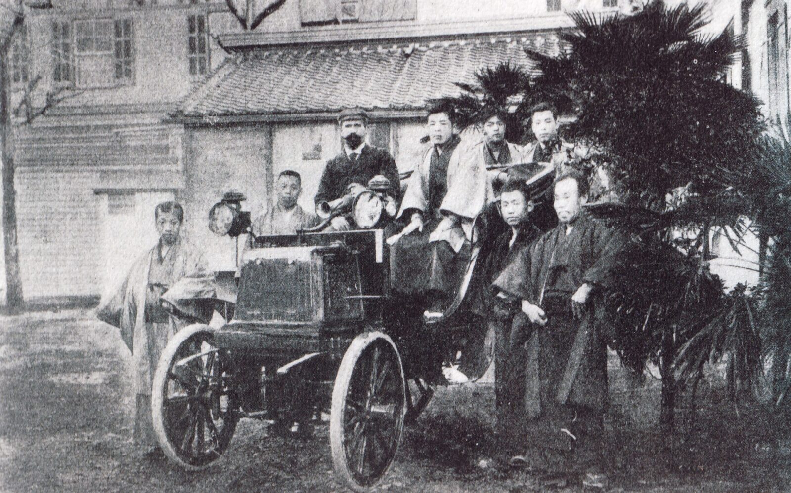 1898年に東京を走ったフランス製パナール・ルヴァッソール