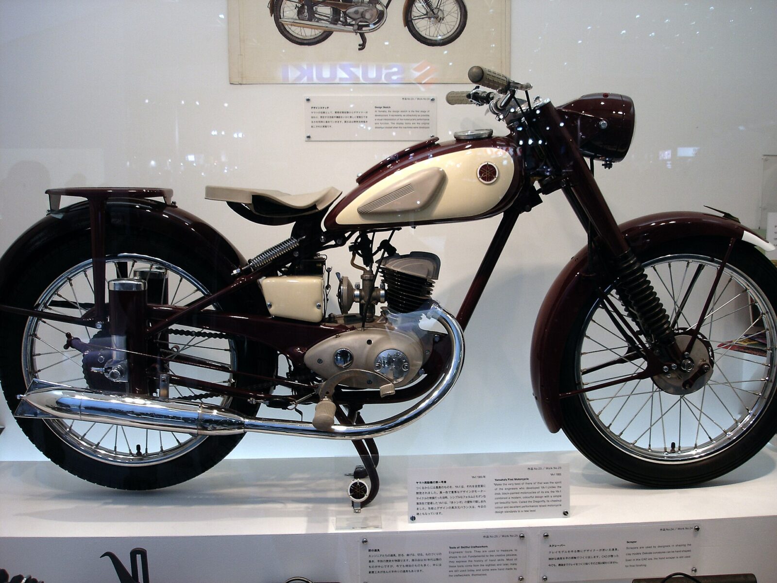 1955年発売のヤマハ初のオートバイYA-1