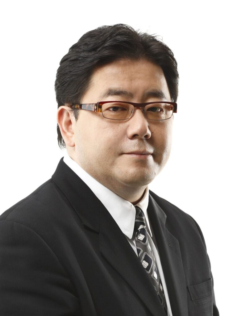 秋元康は日本のアイドルをどう変えたのか|テレビ・おニャン子・AKB48・坂道の50年史