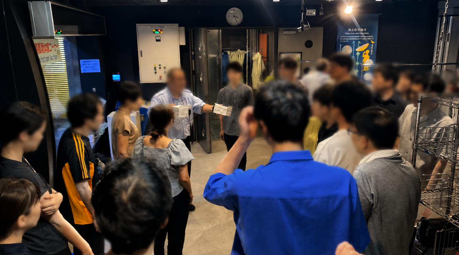 本所防災館の暴風雨体験前の説明