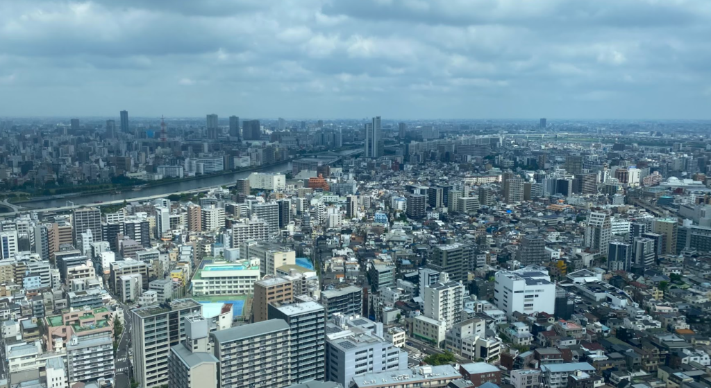 東京スカイツリータウン イーストタワー30階から東側を望む都市景観