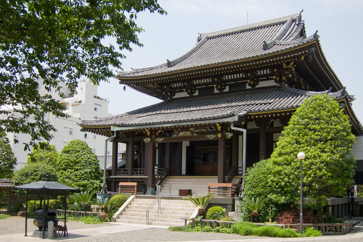 東京都港区北青山の善光寺本堂