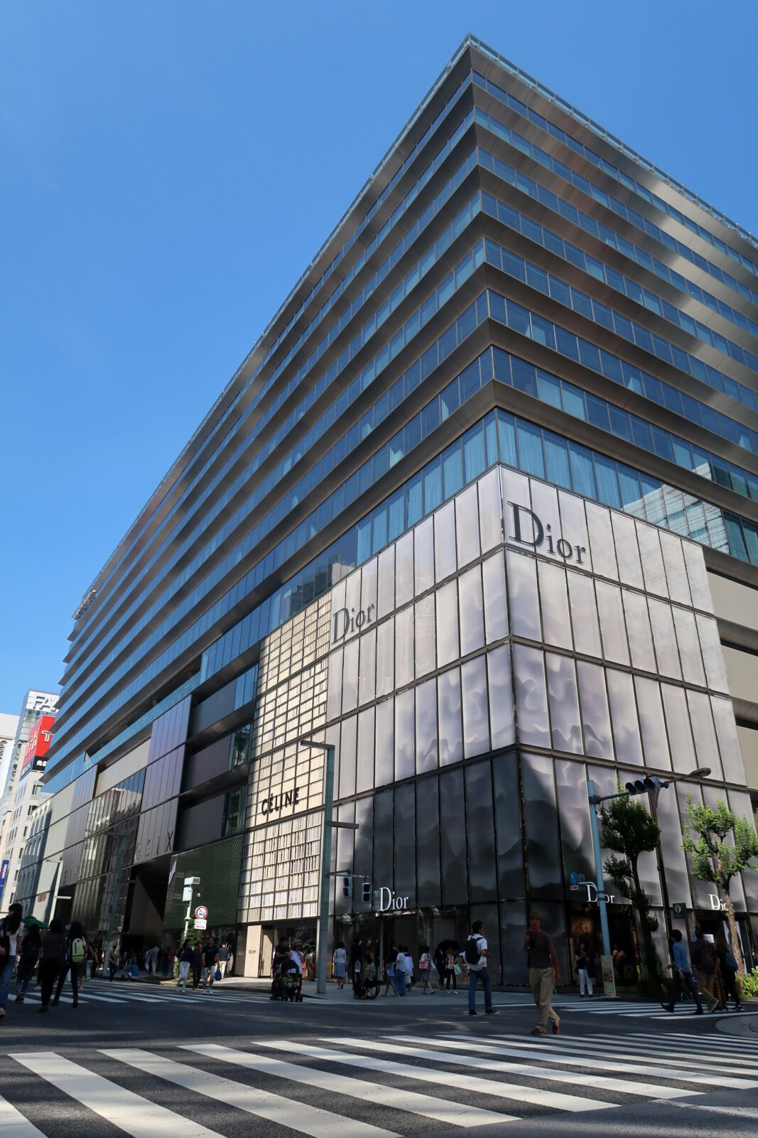 銀座六丁目に建つGINZA SIXの外観
