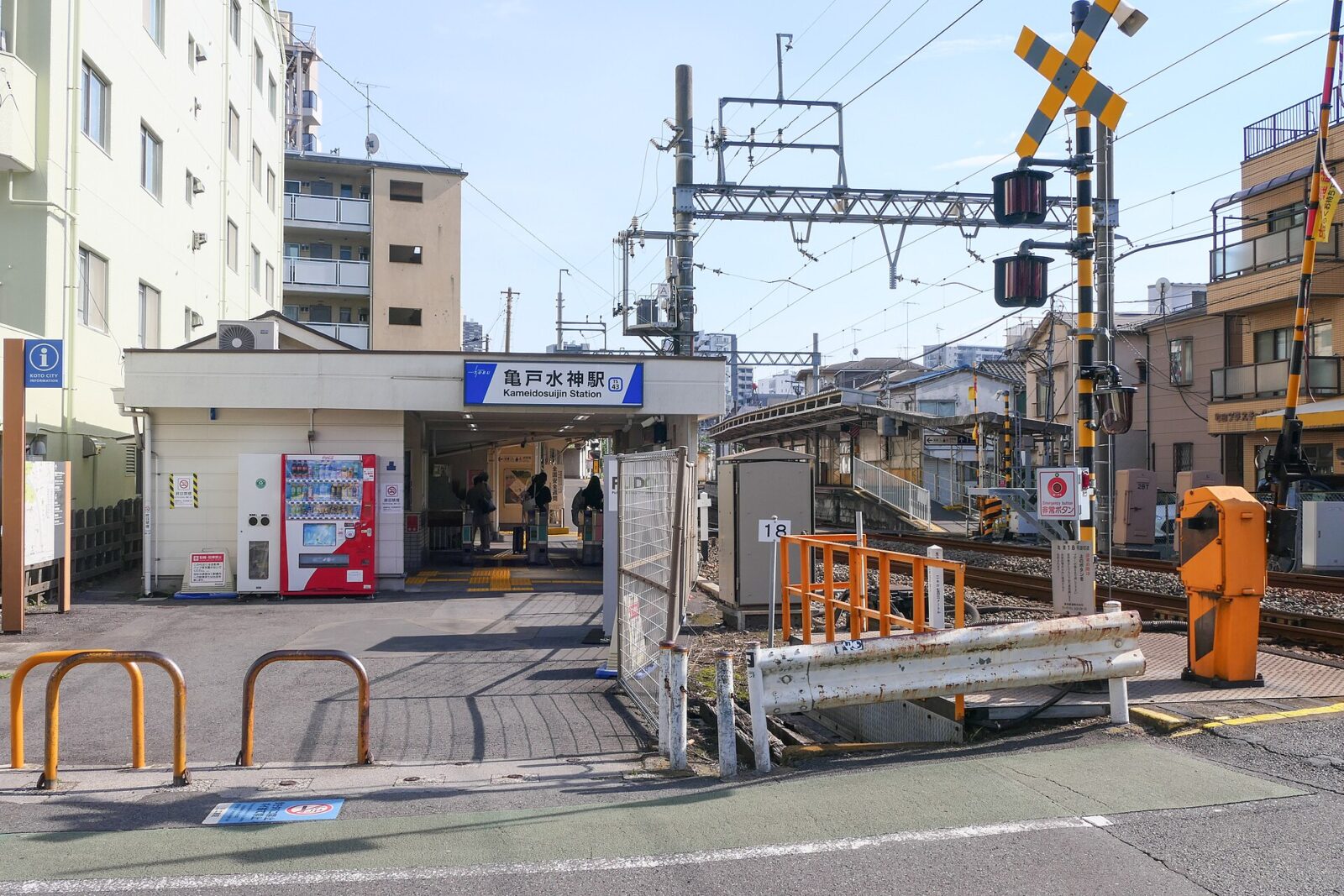 東武亀戸線亀戸水神駅の駅舎外観