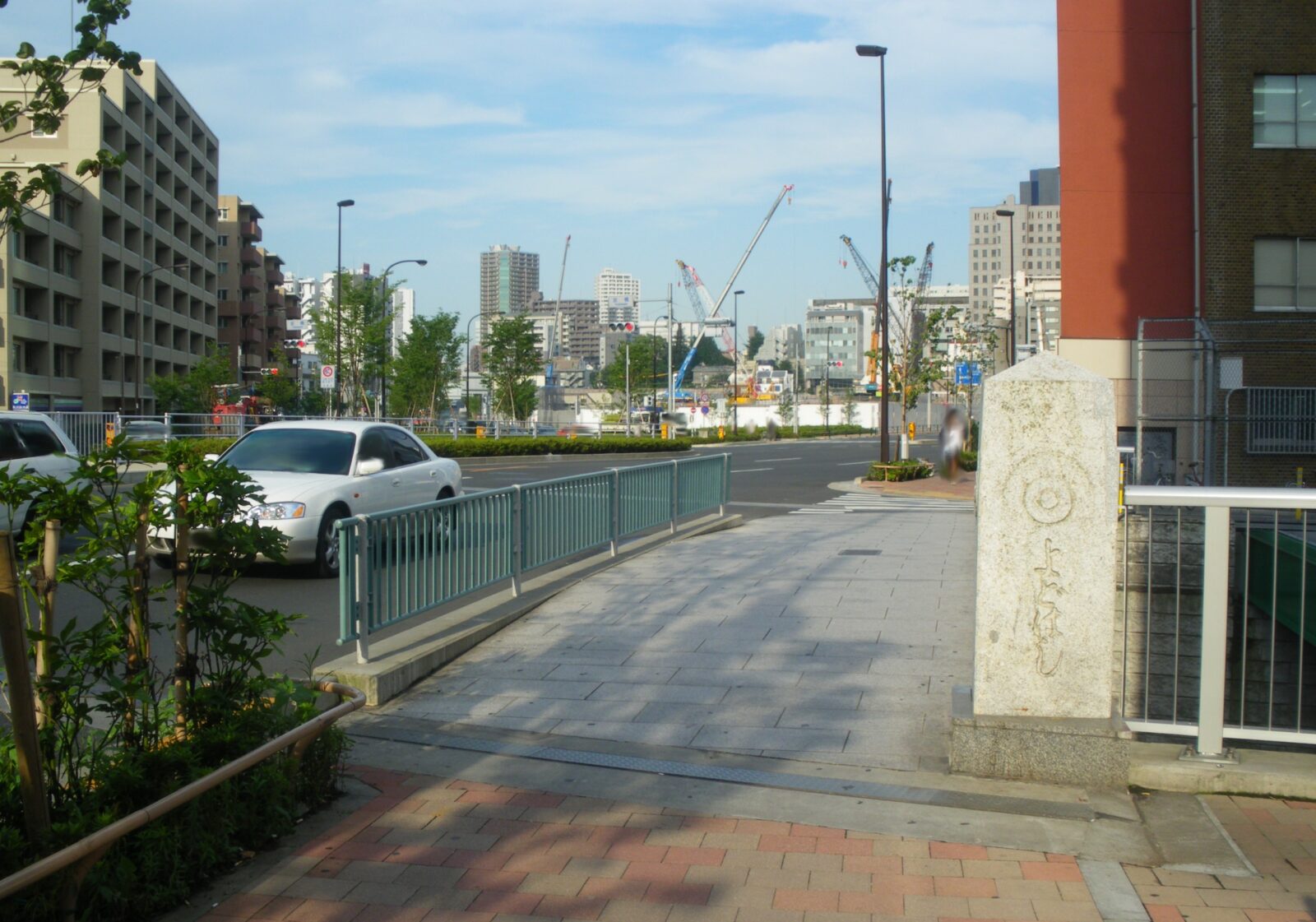 新宿区と中野区の境で神田川に架かる淀橋