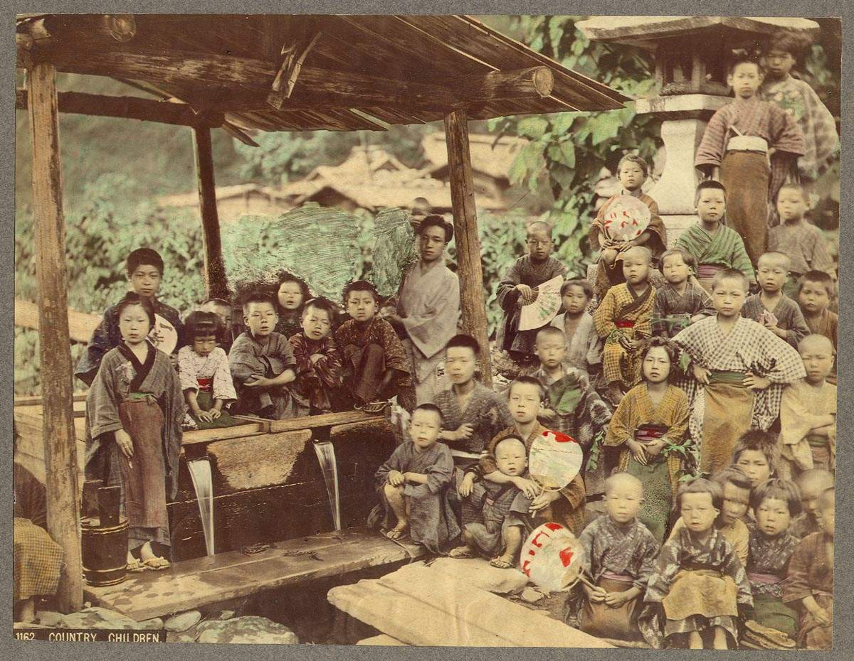 明治期に日下部金兵衛が撮影した日本の子どもたち