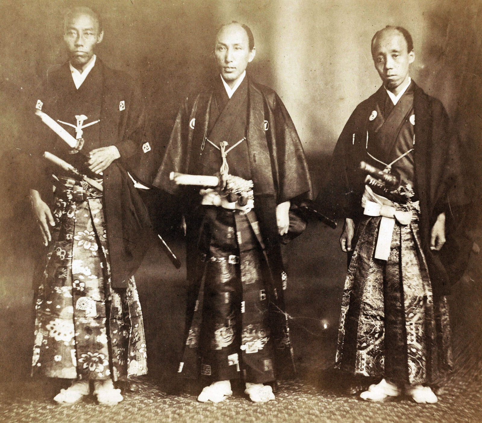 1860年の万延元年遣米使節、左から村垣範正・新見正興・小栗忠順